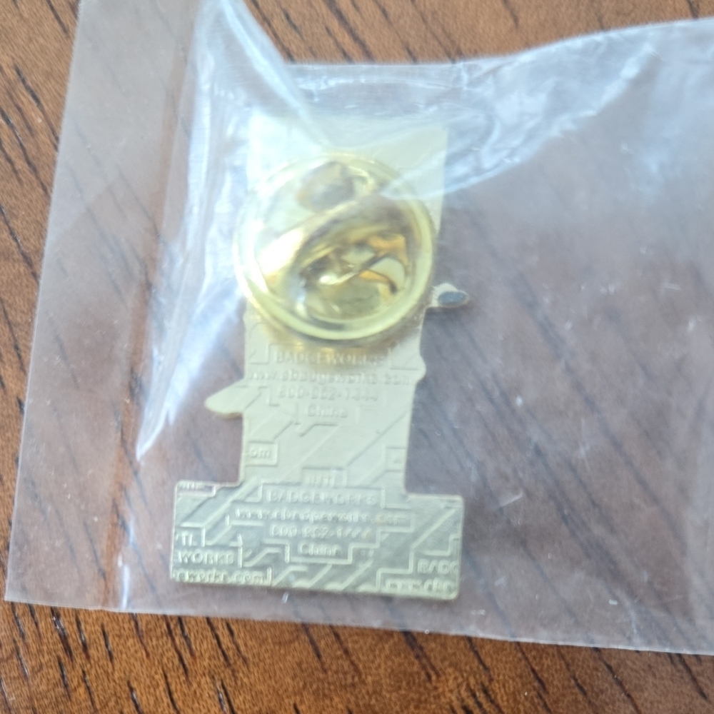 Gold 2002 U.S. Figure Skating Championships Pin - Picture 2 of 2